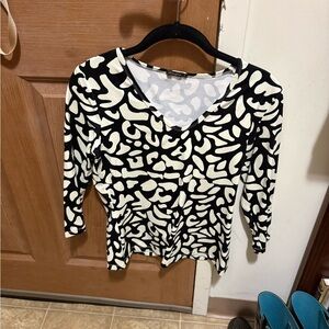Chico's Monochrome Abstract Long Sleeve Top